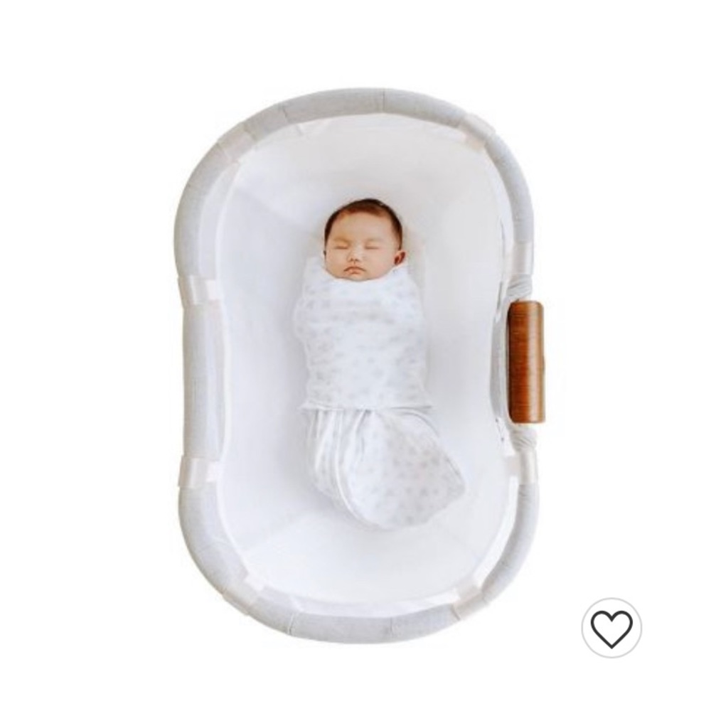 Halo bassinet newborn insert NWOT .